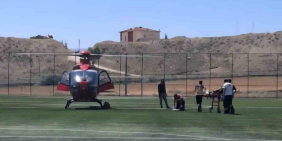 Kalp Krizi Geçiren Hastaya Hava Ambulansı ile Malatya'ya Acil Sevk! Kalp Krizi Geçiren Hastaya Hava Ambulansı ile Malatya’ya Acil Sevk!