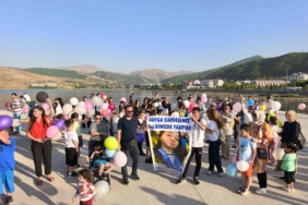kansere-karsi-verdigi-mucadeleyle-anilan-duygu-icin-gokyuzune-balonlar-ucuruldu-UuIskCHc.jpg