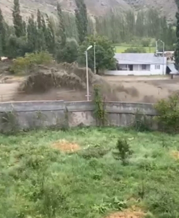 karsta-sel-felaketinin-anbean-goruntuleri-2WmZ3QJZ.jpg