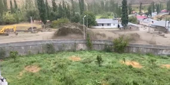 Kars'ta Sel Felaketinin Anbean Görüntüleri Kars’ta Sel Felaketinin Anbean Görüntüleri