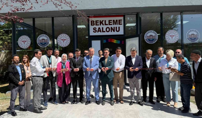 kayapinardaki-kadin-dogum-ve-cocuk-hastanesine-yeni-bekleme-salonu-destegi-aiWdnhAf.jpg