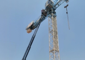 kule-vincte-fenalasan-operatoru-itfaiye-ekipleri-kurtardi-cPTqrx2E.jpg