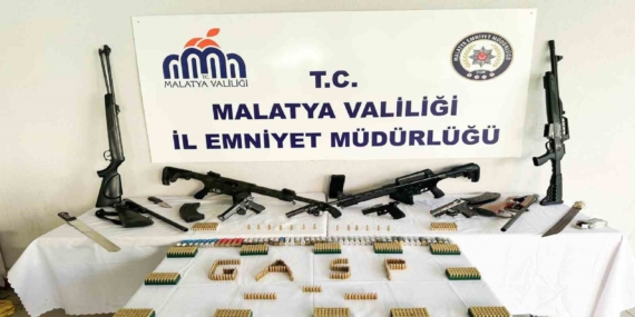 Malatya'da Silah Teşhiri Yapan Şüphelilere Eş Zamanlı Operasyon: 29 Kişi Gözaltına Alındı Malatya’da Silah Teşhiri Yapan Şüphelilere Eş Zamanlı Operasyon: 29 Kişi Gözaltına Alındı