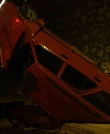 minibusle-carpisan-arac-5-metre-yukseklikten-uctu-1-kisi-yaralandi-BYhpKggT.jpg