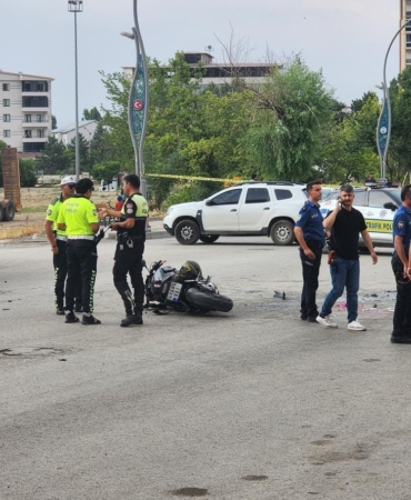 musta-feci-trafik-kazasi-iki-yarali-FtSWZjBc.jpg