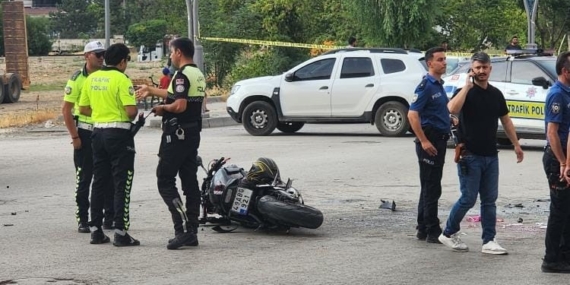 Muş'ta Feci Trafik Kazası: İki Yaralı Muş’ta Feci Trafik Kazası: İki Yaralı