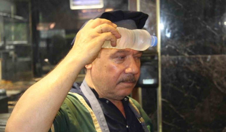 ocak-basindaki-ustalarin-sicak-havadan-cektigi-zorluklar-q6rc5hVJ.jpg