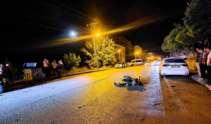 otomobil-ve-motosiklet-kazasi-1-kisi-hayatini-kaybetti-vVfTU2VZ.jpg