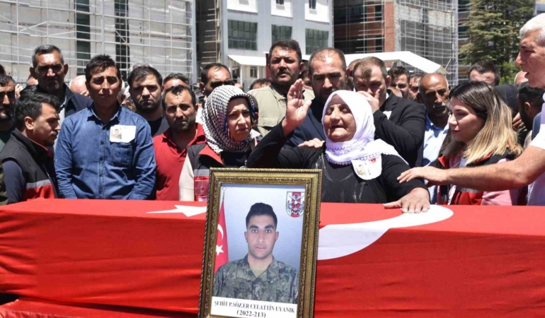 pence-kilit-sehidinin-anisina-son-yolculuk-toreni-2qt24VJe.jpg