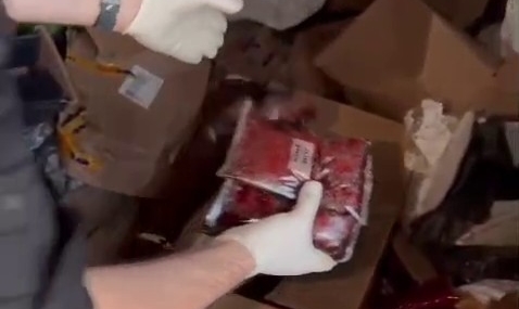 Polis, 1 Ton 798 Kilogram Kaçak Nargile Tütünü Ele Geçirdi: Büyük Operasyon Polis, 1 Ton 798 Kilogram Kaçak Nargile Tütünü Ele Geçirdi: Büyük Operasyon