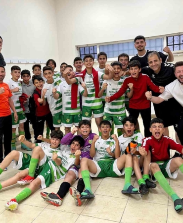 sahalari-olmadan-depremzede-sporcularin-5inin-sampiyonluk-hikayesi-SDN8qCBH.jpg
