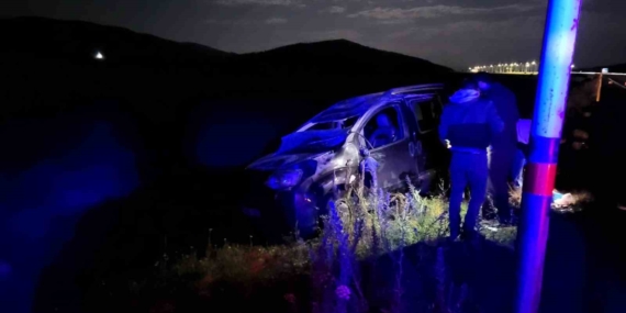 Sarıkamış’ta Kontrolden Çıkan Araç Şarampole Devrildi: 4 Kişi Yaralandı