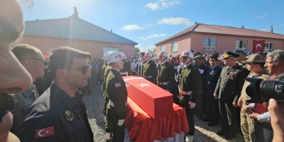 Şehit Mahsun Yeşildemir: Gözyaşlarıyla Uğurlanan Kahraman Şehit Mahsun Yeşildemir: Gözyaşlarıyla Uğurlanan Kahraman