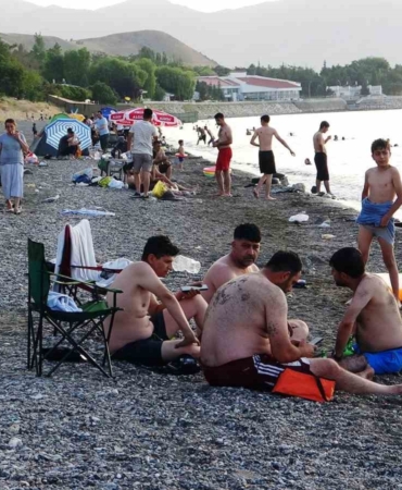 sicak-havadan-kacis-van-golune-yogun-ilgi-byVgxTtb.jpg