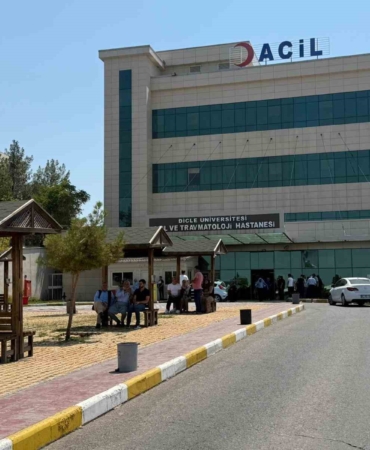 tarim-iscilerini-tasiyan-minibus-sarampole-devrildi-18-kisi-yaralandi-7rdKueGb.jpg
