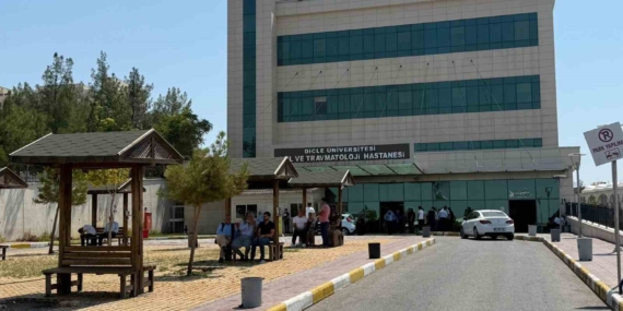 Tarım İşçilerini Taşıyan Minibüs Şarampole Devrildi: 18 Kişi Yaralandı Tarım İşçilerini Taşıyan Minibüs Şarampole Devrildi: 18 Kişi Yaralandı