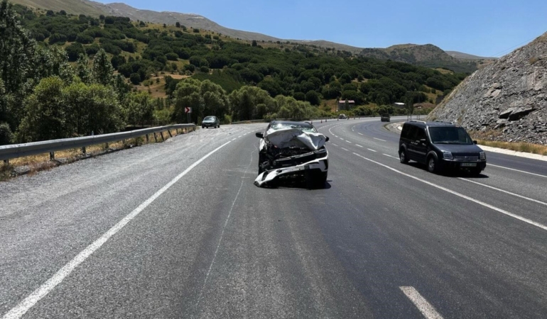 tatvanda-korkunc-trafik-kazasi-5-kisi-yaralandi-HPOba4hk.jpg