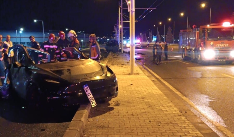 tesla-aracinda-yangin-2-hemsirenin-hayatini-kaybetmesi-EECVJwaP.jpg