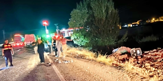 Traktör Sürücüsü Otomobil Çarpması Sonucu Ağır Yaralandı Traktör Sürücüsü Otomobil Çarpması Sonucu Ağır Yaralandı