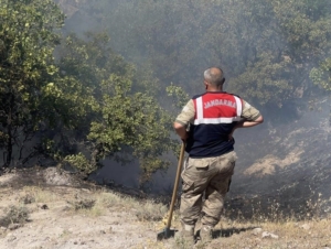 tuncelinin-otluk-ve-ormanlik-alanlarinda-sira-disi-yangin-olayi-7CNpqx85.jpg
