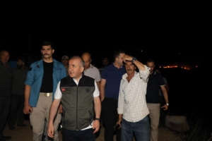 vali-hatipoglu-yogun-mudahale-ile-yangin-basariyla-kontrol-altina-alindi-1rBQ9tke.jpg