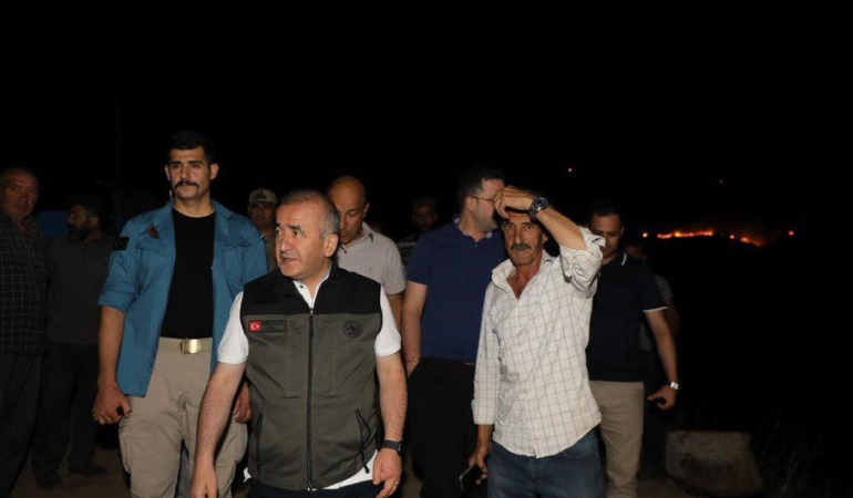 vali-hatipoglu-yogun-mudahale-ile-yangin-basariyla-kontrol-altina-alindi-1rBQ9tke.jpg