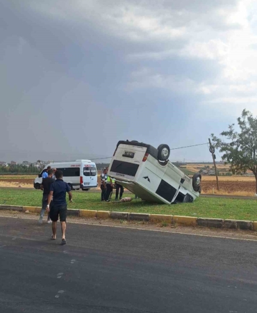 yaralanmadan-kurtulan-takla-atan-minibus-yolcusunun-hikayesi-WsXuYAMR.jpg