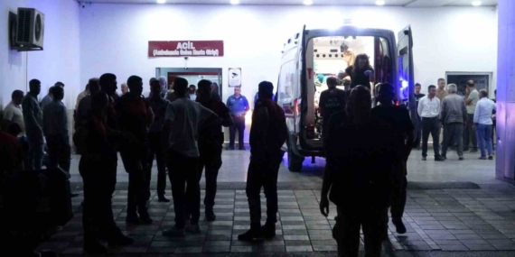 Yem Makinesine Düşen Adamın Trajik Ölümü Yem Makinesine Düşen Adamın Trajik Ölümü