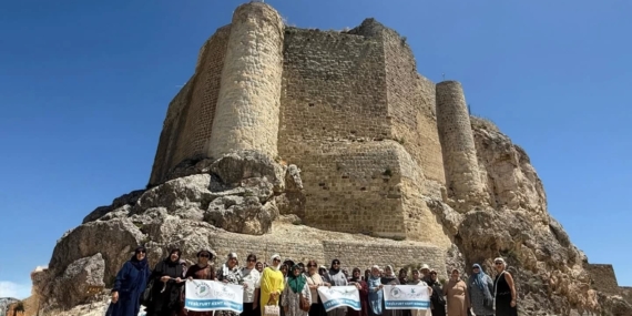 Yeşilyurt Kent Konseyi Kadın Meclisi'nin Harput'taki Tarih ve Kültür Dolu Keşfi Yeşilyurt Kent Konseyi Kadın Meclisi’nin Harput’taki Tarih ve Kültür Dolu Keşfi