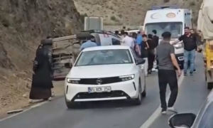 yuksekova-van-kara-yolunda-facia-5-yarali-OPqzLfuf.jpg