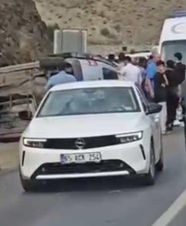 yuksekova-van-kara-yolunda-facia-5-yarali-OPqzLfuf.jpg