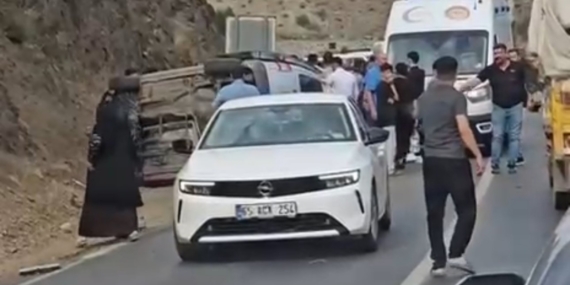Yüksekova-Van Kara Yolunda Facia: 5 Yaralı Yüksekova-Van Kara Yolunda Facia: 5 Yaralı