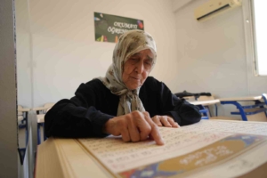 87-yasinda-kuran-i-kerim-okumayi-basaran-hayat-dolu-bir-hikaye-bYeAWKb9.jpg