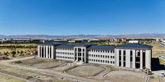 Ağrı'nın Sağlık Alanında Bölgesel Güçlenmesine Katkı Sağlayacak Tıp Fakültesi Binası Ağrı’nın Sağlık Alanında Bölgesel Güçlenmesine Katkı Sağlayacak Tıp Fakültesi Binası