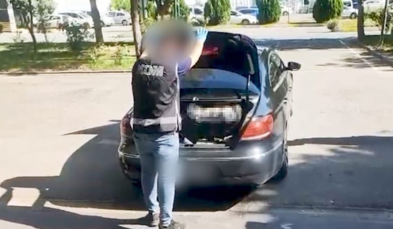 batmanda-8-bin-640-paket-gumruk-kacagi-sigara-yakalandi-w8mVjwp8.jpg