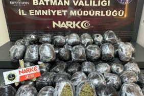 Batman'da Ele Geçirilen İki Araçta Uyuşturucu Operasyonu: 4 Kişi Tutuklandı batmanda-ele-gecirilen-iki-aracta-uyusturucu-operasyonu-4-kisi-tutuklandi-3VbIkU34.jpg