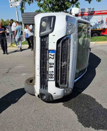 batmanda-feci-trafik-kazasi-1-kisi-yaralandi-9cD88FVx.jpg