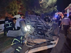 batmanda-hafif-ticari-arac-devriyle-iki-kisi-yaralandi-xqmtaab5.jpg