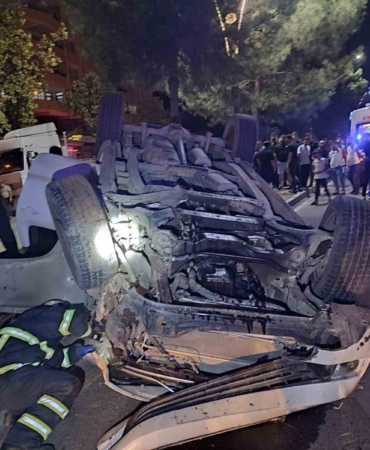 batmanda-hafif-ticari-arac-devriyle-iki-kisi-yaralandi-xqmtaab5.jpg