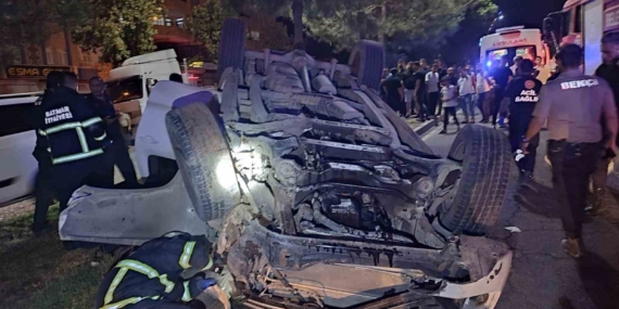 Batman'da Hafif Ticari Araç Devriyle İki Kişi Yaralandı Batman’da Hafif Ticari Araç Devriyle İki Kişi Yaralandı