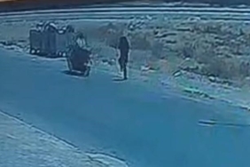 batmanda-motosikletli-saldiri-cocugun-korku-dolu-anlari-kamerada-GSyUCNM5.jpg
