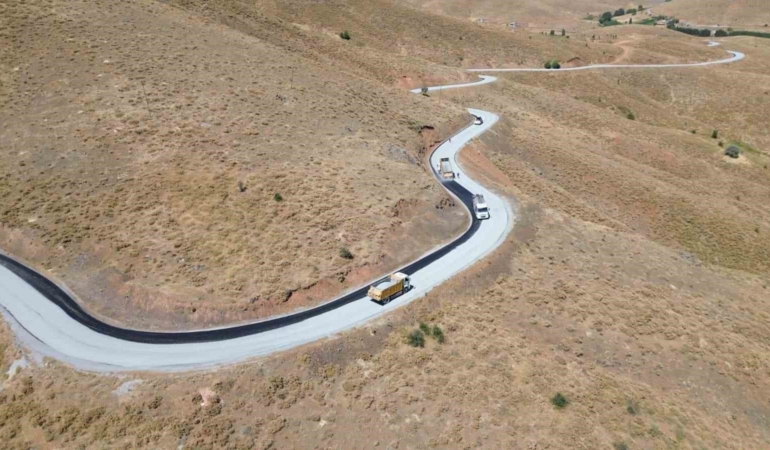battalgazide-5-kilometrelik-asfalt-seferberligi-tamamlandi-kentin-altyapisinda-devrim-GwpQiCXW.jpg