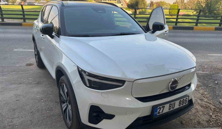 bayiden-alinan-sifir-volvo-elektrikli-aracta-gizli-kusurlar-L4nyXQjU.jpg