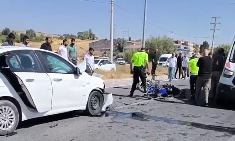 bitliste-trajik-kaza-motosikletle-giden-baba-ve-oglu-can-verdi-mVjw5hny.jpg