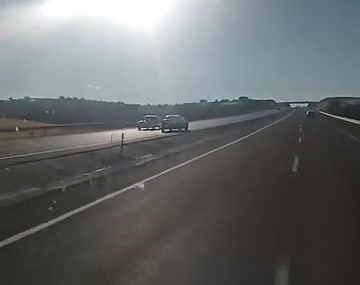 Çevre Yolunda Ters Yönde Giden Araçla Tehlikeli Anlar Çevre Yolunda Ters Yönde Giden Araçla Tehlikeli Anlar