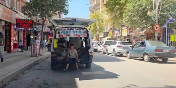 Çocuğun Araç Arkasında Yaşadığı Tehlikeli Yolculuk Kamerada!