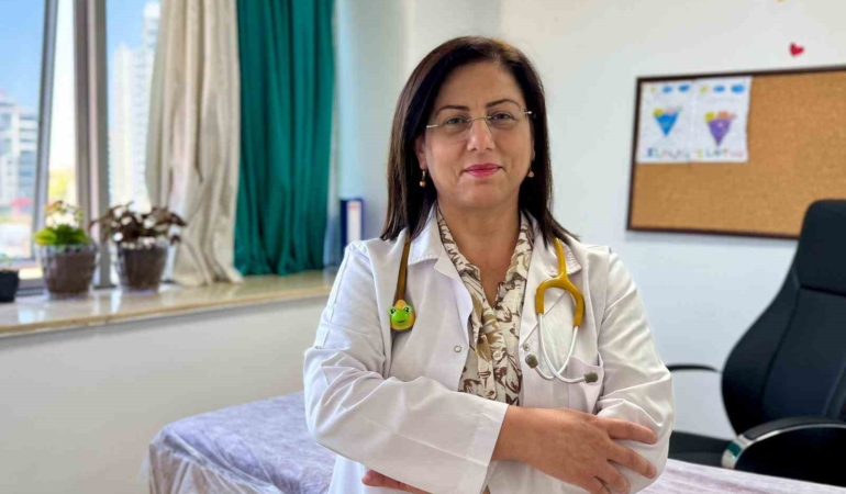 cocuk-romatoloji-uzmanindan-onemli-uyari-gecmeyen-eklem-agrilari-ve-siskinlikler-c3idlDAa.jpg