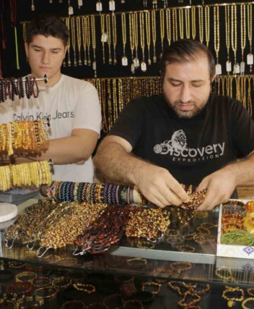 damla-kehribar-saymakla-bitmeyen-faydalari-ile-kendine-hayran-birakiyor-d97wcnbp.jpg