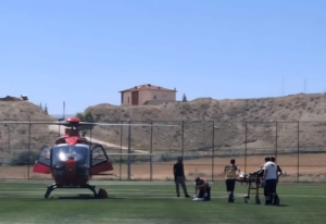 darendede-kalp-krizi-geciren-hasta-hava-ambulansiyla-malatyaya-acil-sevk-edildi-8i4F5wF9.jpg