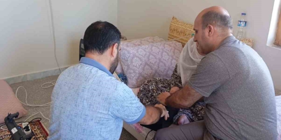 Dicle'de Evde Kimlik Kartı Başvurusu: Hasta, Yaşlı ve Yatalak Vatandaşlara Özel Hizmet Dicle’de Evde Kimlik Kartı Başvurusu: Hasta, Yaşlı ve Yatalak Vatandaşlara Özel Hizmet